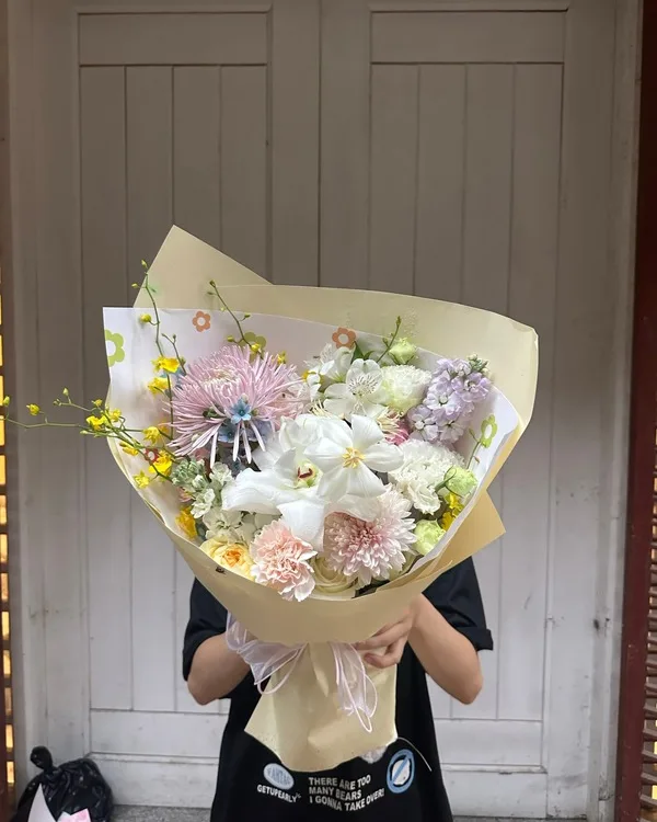 Trắng kem · Đồng tiền