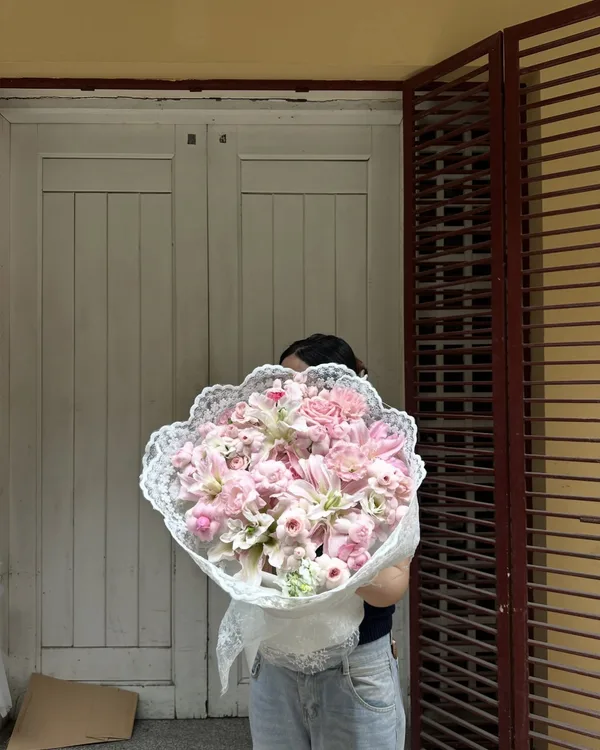 Hồng phấn · Viền ren