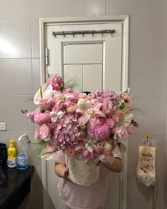 Hồng · Giỏ cẩm tú cầu